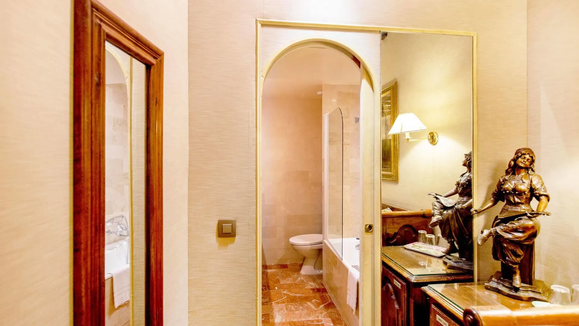 Left Bank Saint Germain Hotel
